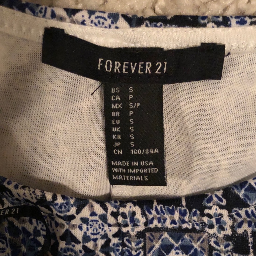 Pattern dress - Picture 3 of 3